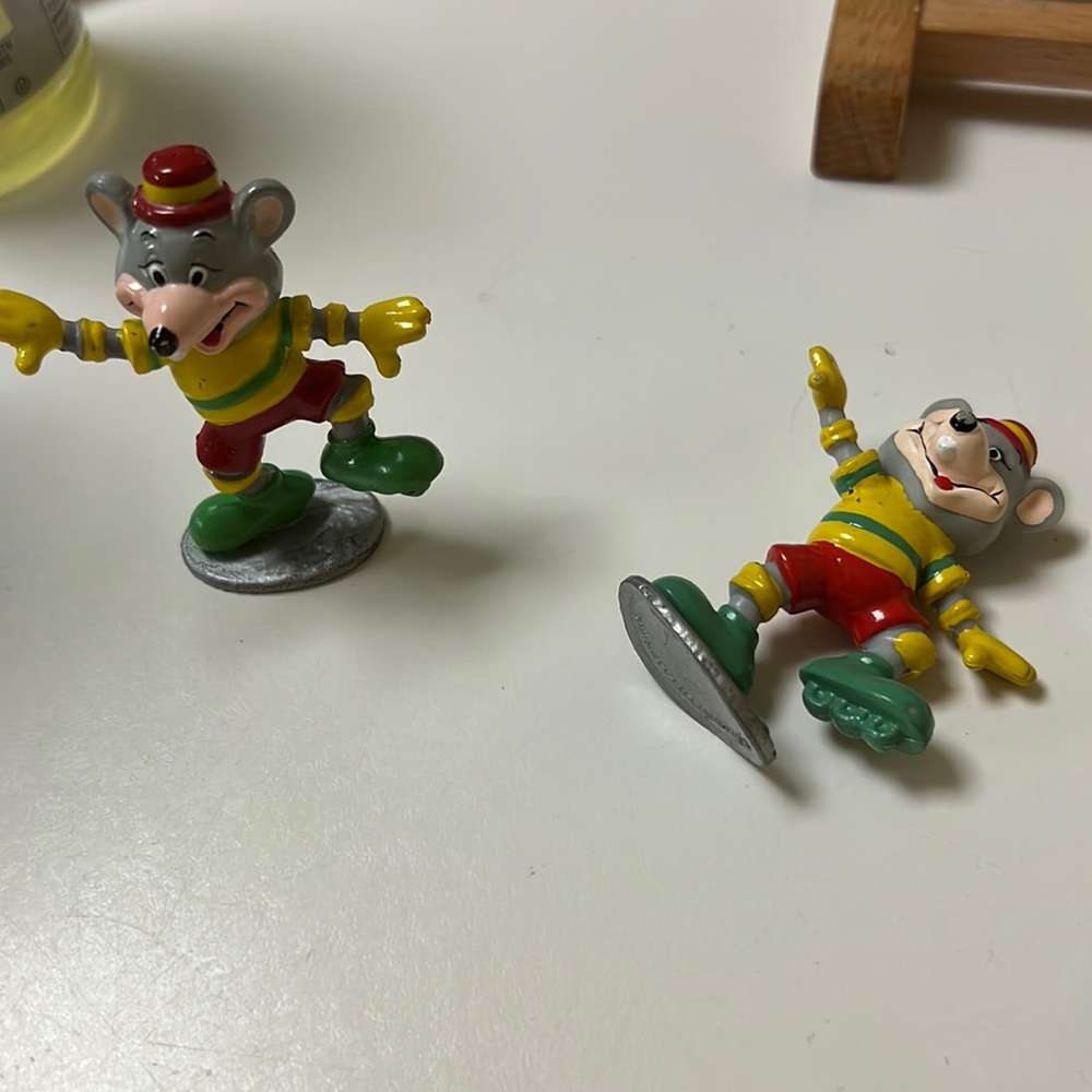 1996 vintage Chuck E. Cheese rollerblade figure show biz pizza time inc